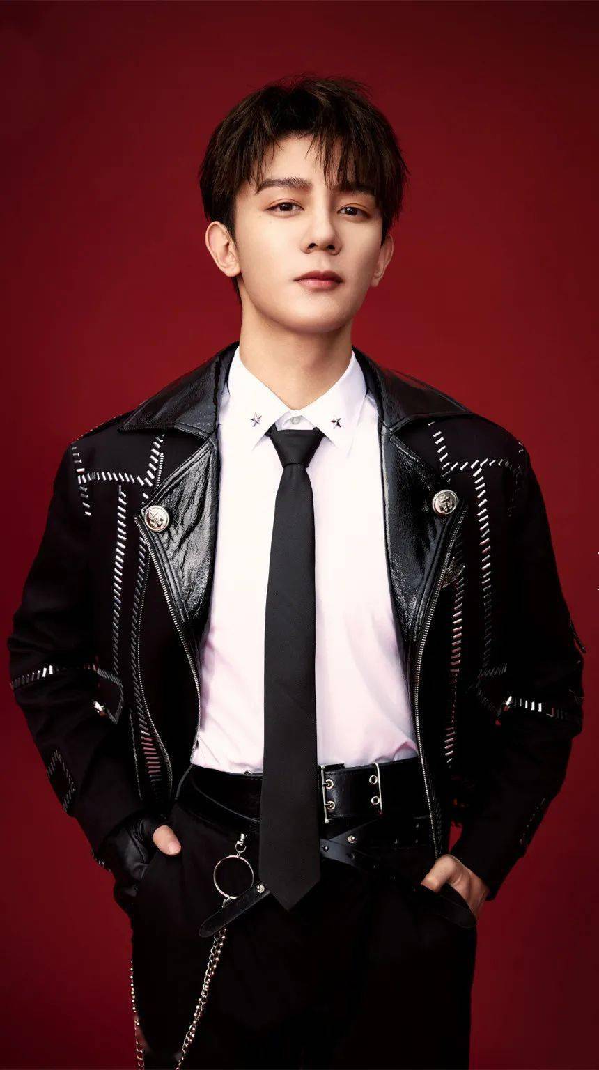 手机壁纸r1se夏之光