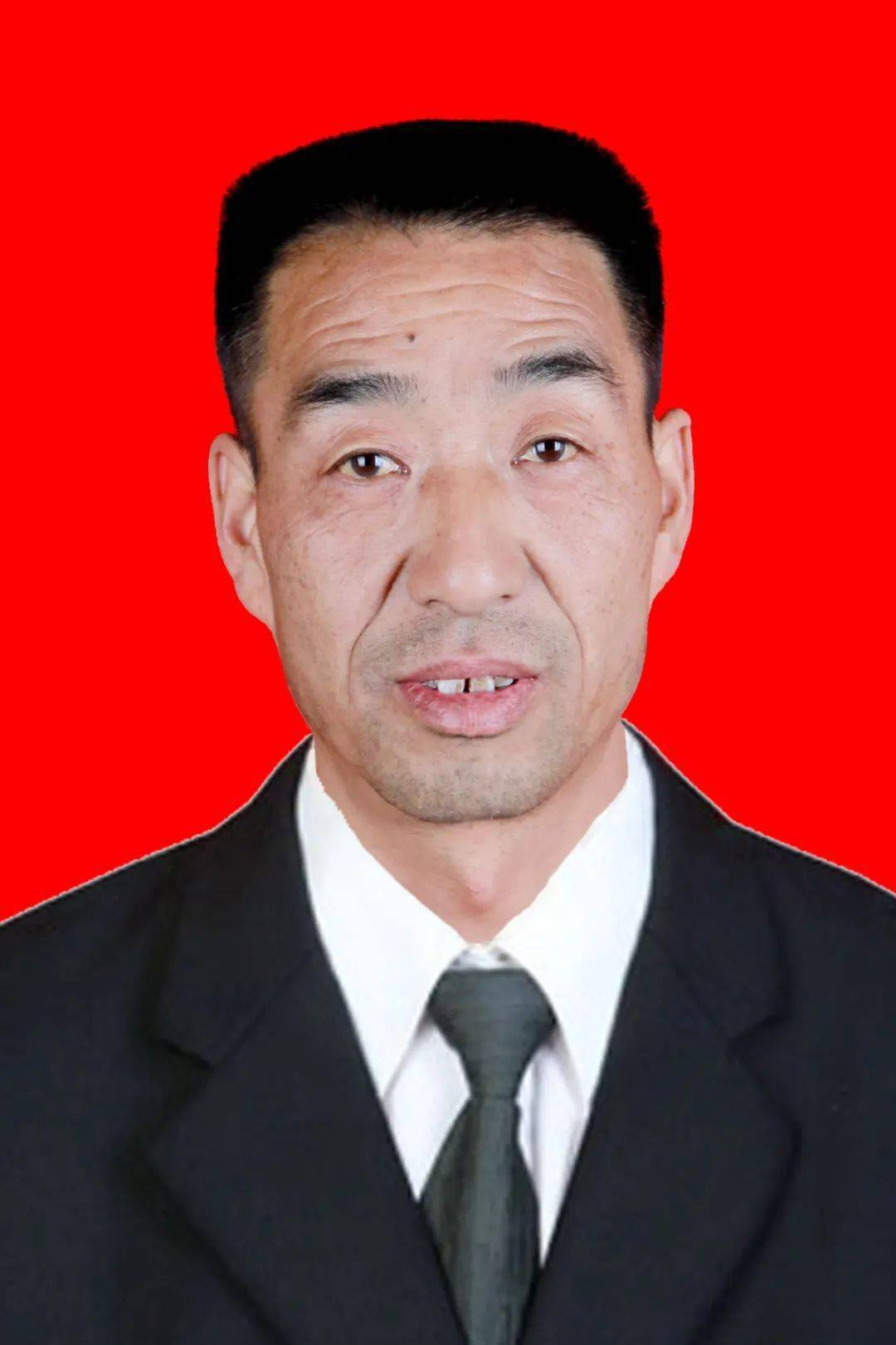 扎根农村金融事业,特别是担任铜川市王益区农村信用合作联社党委书记