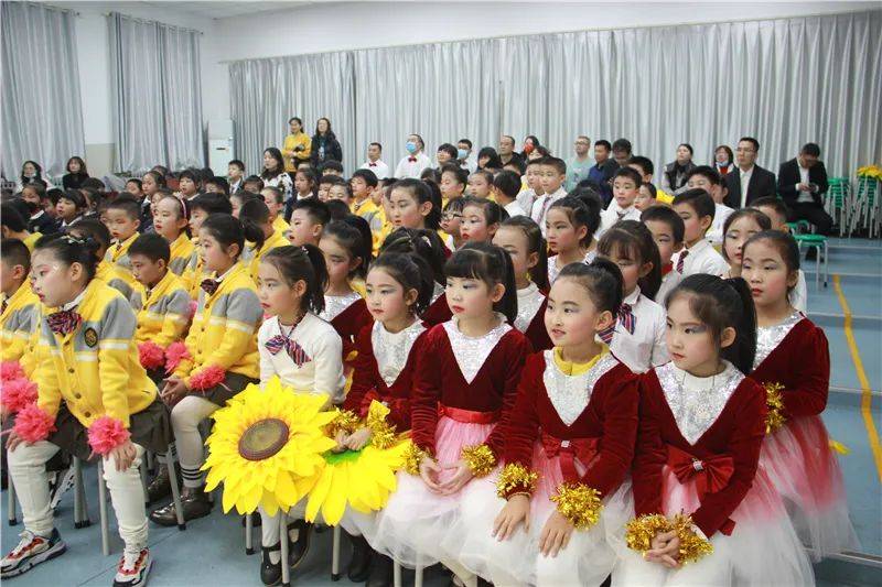 青島浮山路小學傳承紅色基因唱響時代旋律