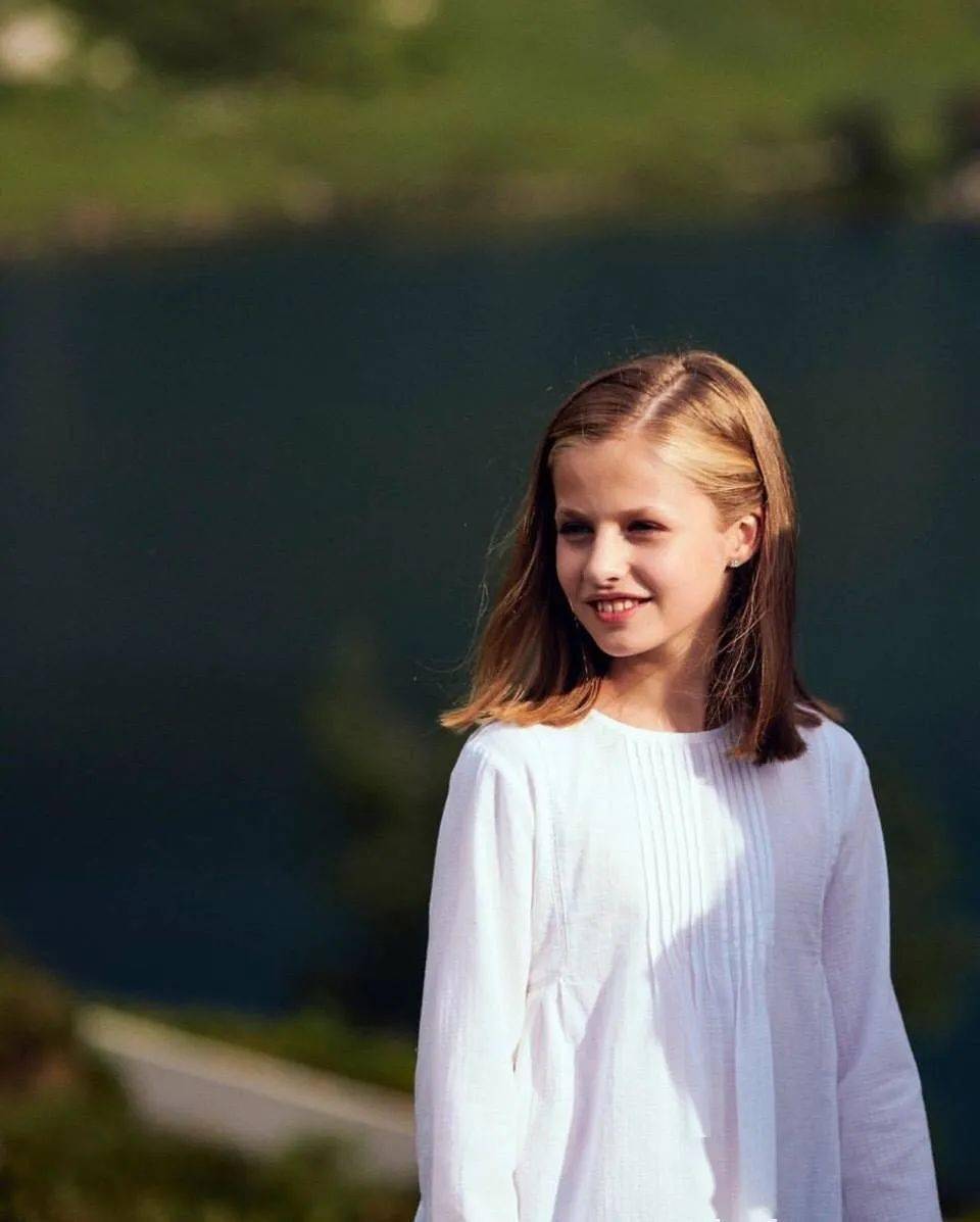 15 岁西班牙公主教育方式:没手机,苦学中文……网友:童话是骗人的!