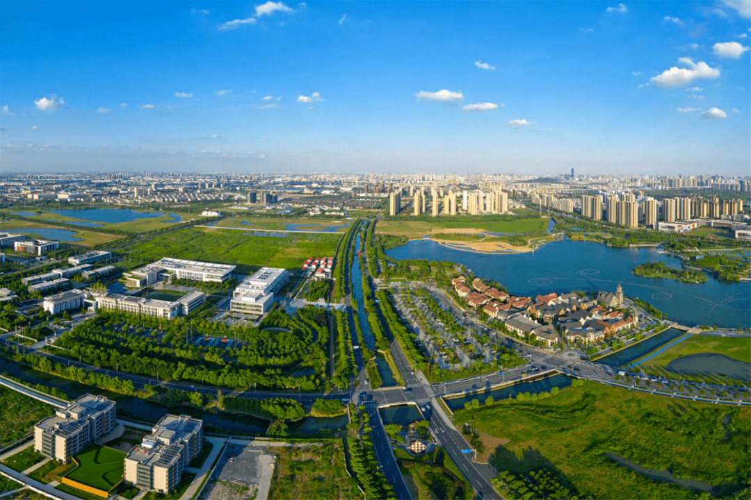 生态工业示范园区的过程中,昆山高新区实现了产业发展,生态环境的双赢