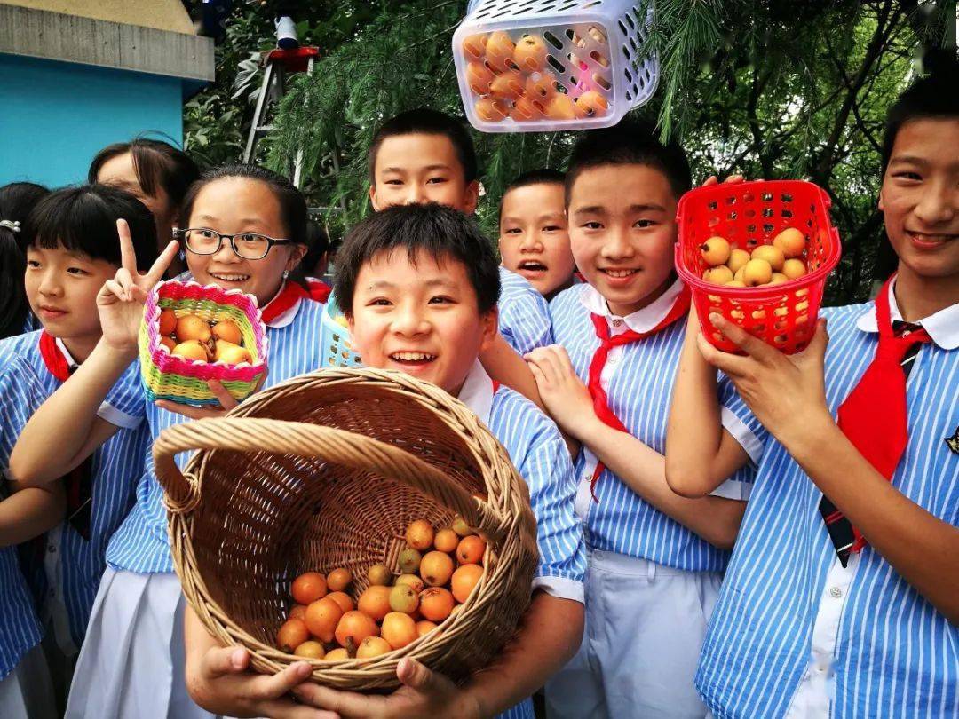 左右 重慶市江津區東城小學校