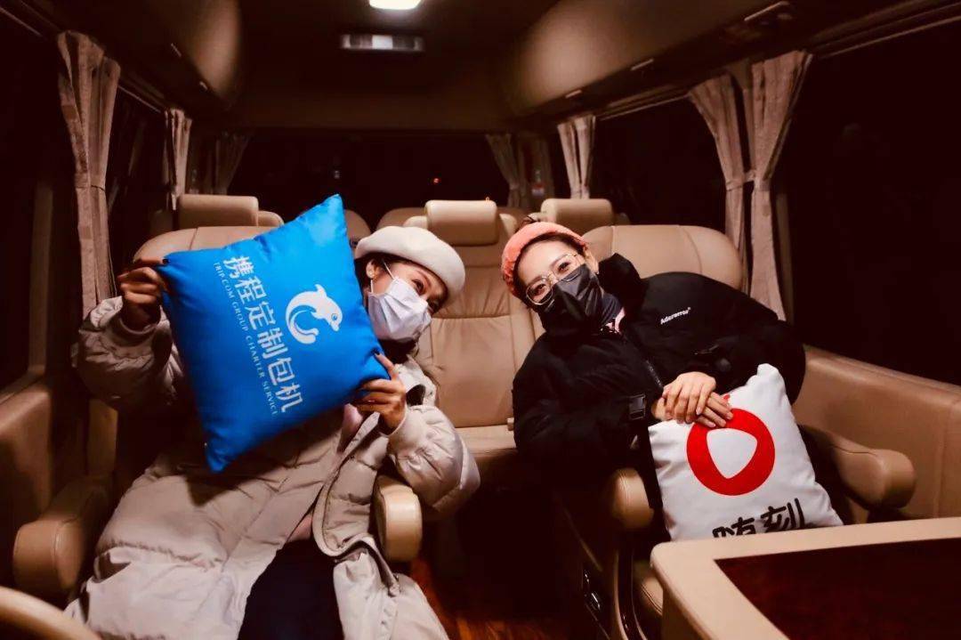 天还没亮将代表xfun前往一探究竟大表姐李波儿&小小师妹王晓焓在爱奇