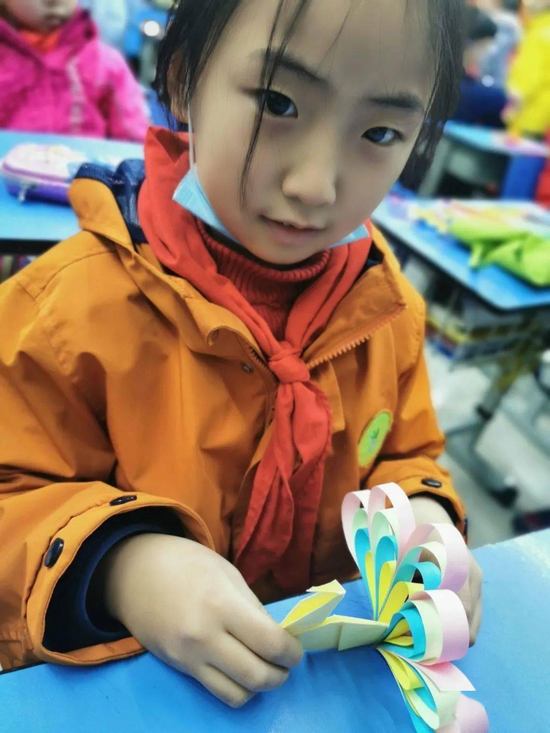 劳动教育课程 | "a b=千变万化"  3—4年级《制作孔雀》