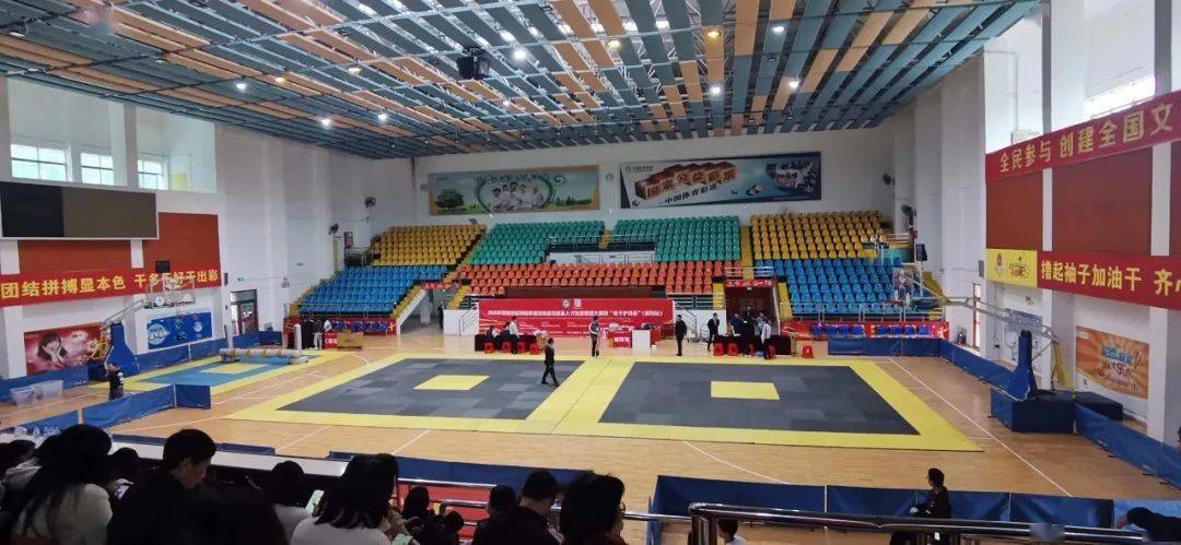 后备人才选拔赛暨大满贯"电子护具杯"(揭阳站)在东风体育馆隆重举行