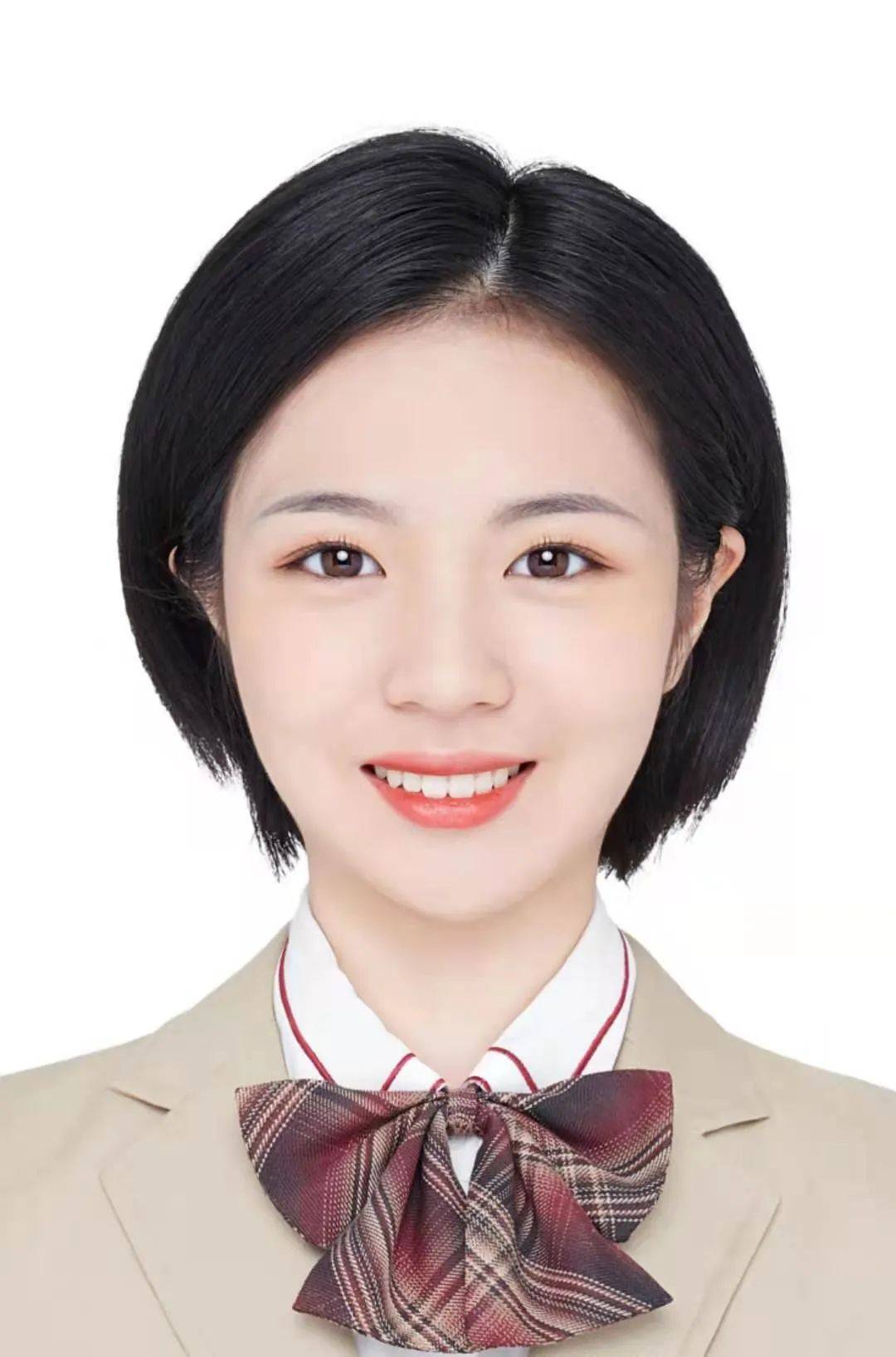 冠军争夺赛当中惊讶的发现第二位依然是来自" 文立艺术教育 "的王文婷