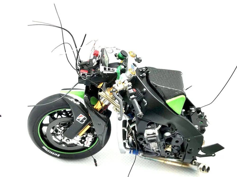田宫 kawasaki ninja zx-rr 摩托车