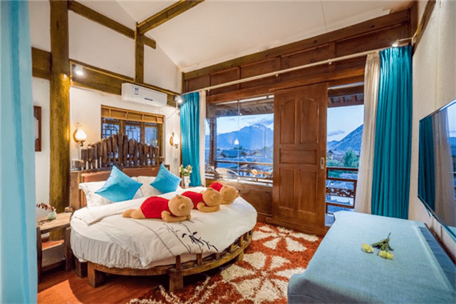 【云南|丽江】258元抢三只小熊观景客栈住宿,蜜月圆床观景房,古典绣床