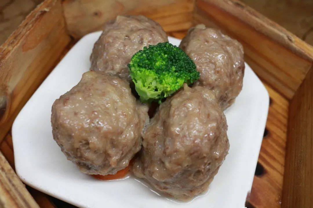 味美浓香,柔滑鲜嫩,滋补养胃甄选进口牛肉,手工打制陈皮牛肉丸情真意