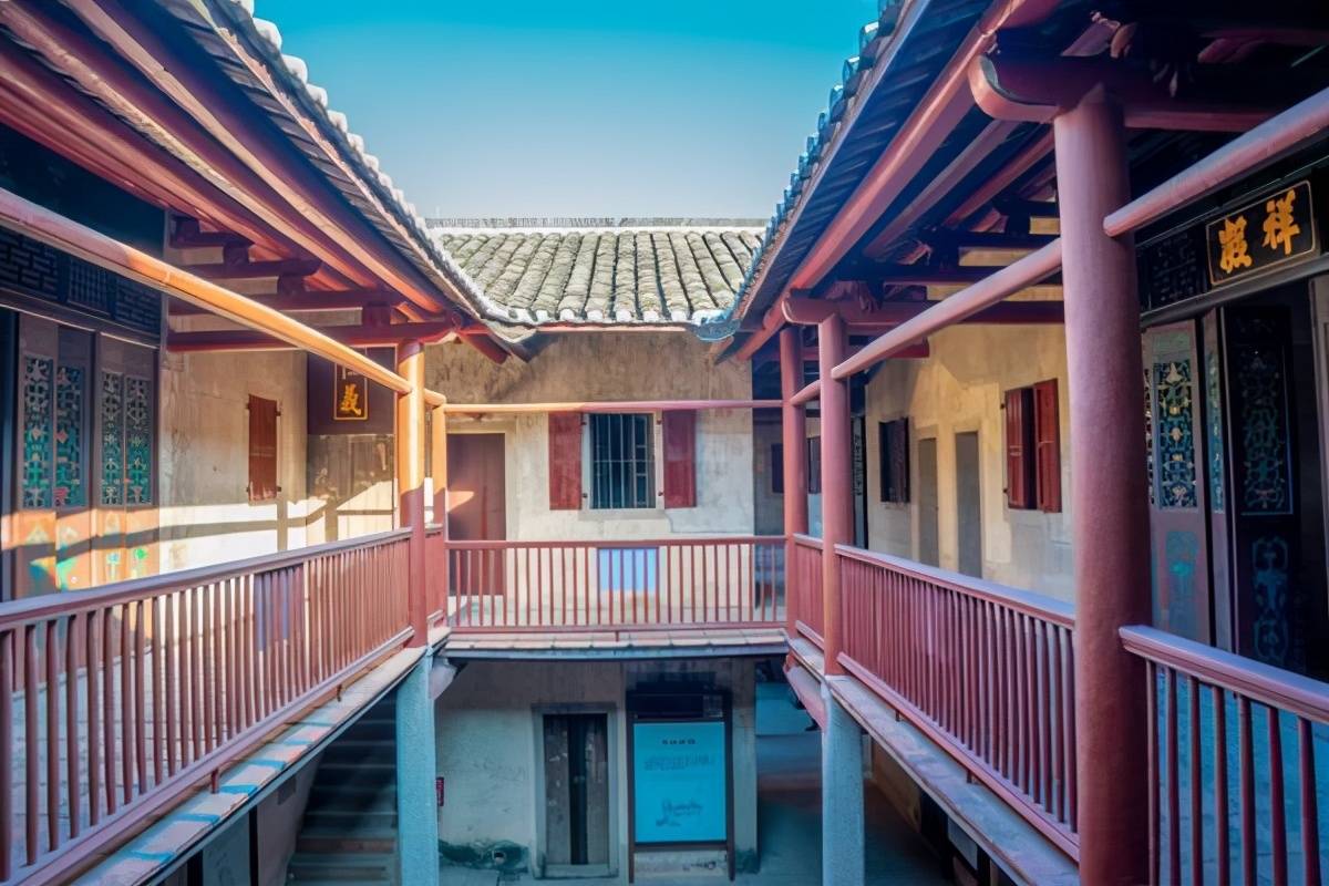 梅州的围龙屋各个像堡垒,五华万千健将抖龙威