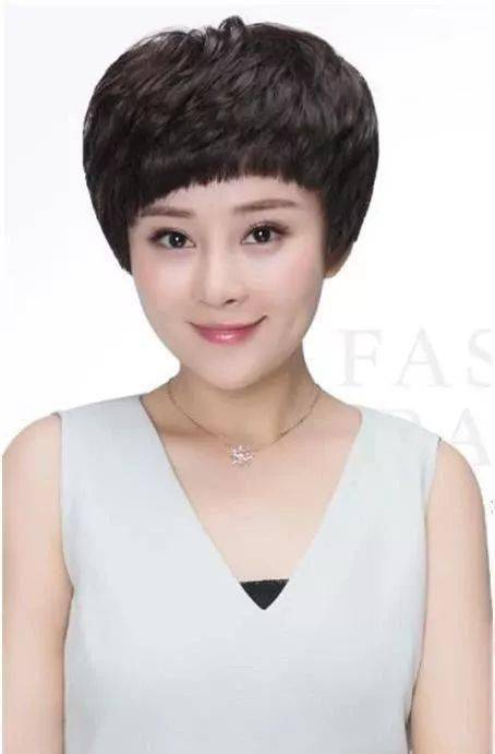 2021新年即将来临带妈妈去做个发型吧