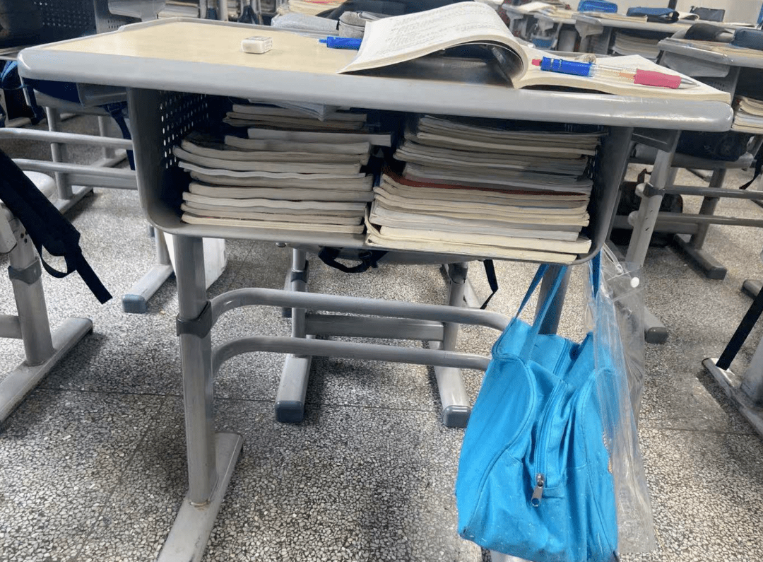 杭州这所学校老师说学生成绩好不好,跟抽屉很有关系