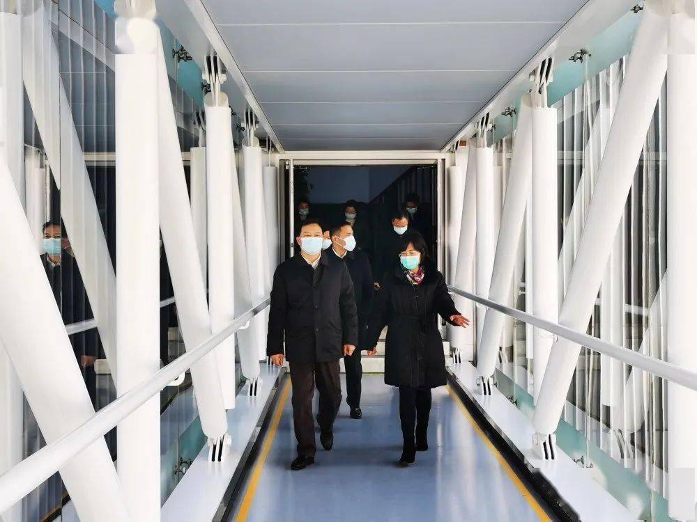 检察长赵光南,第十检察部主任马玲霞,法律政策研究室副主任李皓天一行