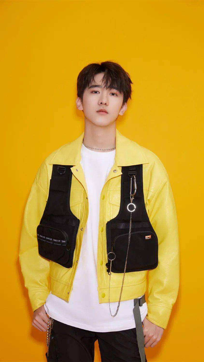 手机壁纸r1se赵让