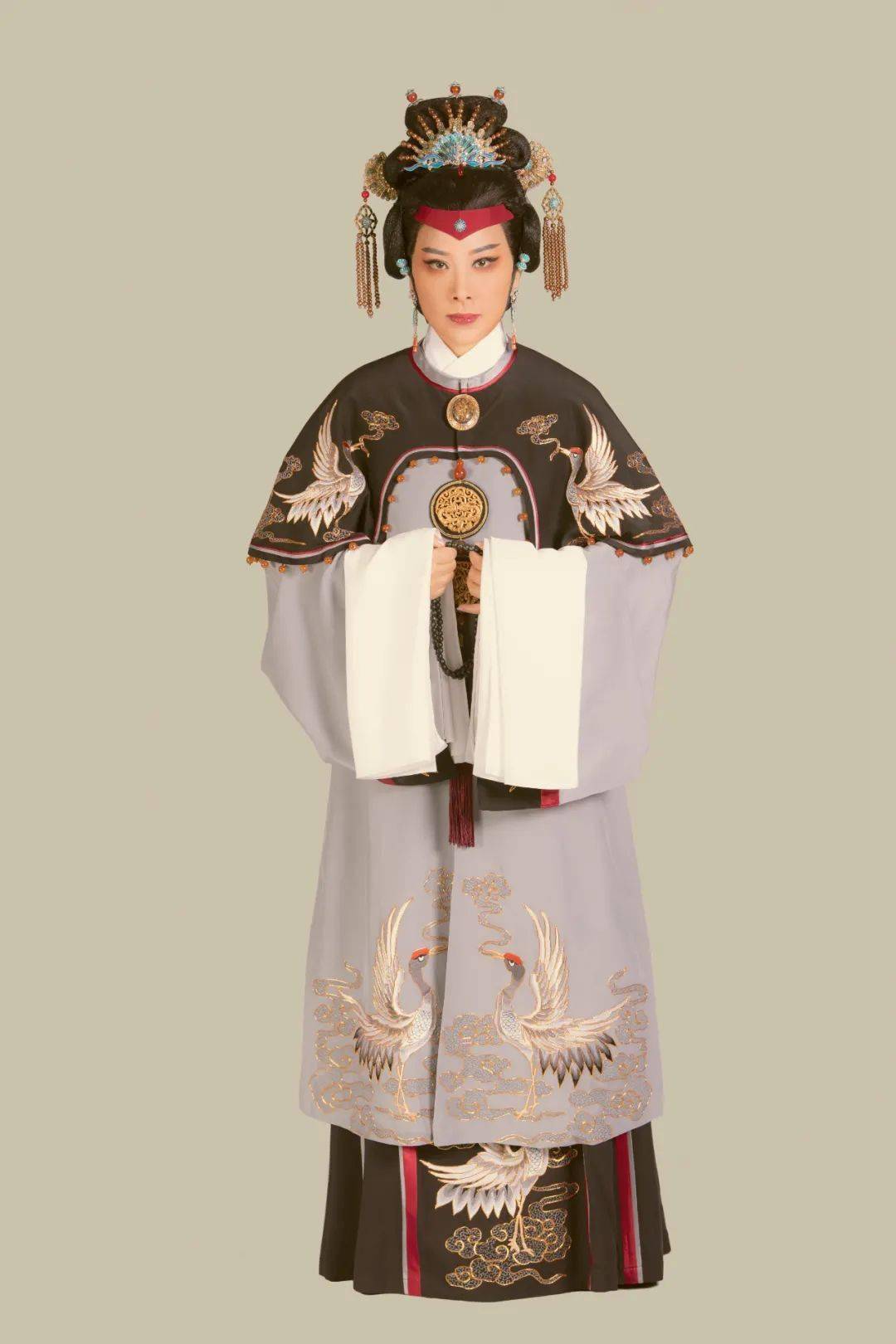 地》中饰演小菱,《五女拜寿》中饰演杨双桃,《拜月记》中饰演蒋瑞莲