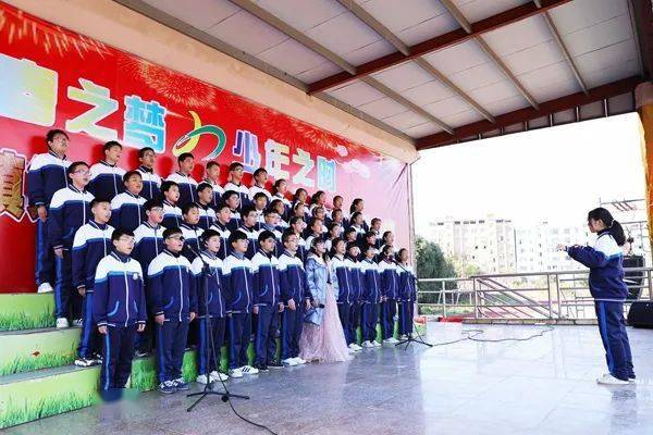 钱库二中举行庆元旦班歌风采表演大赛