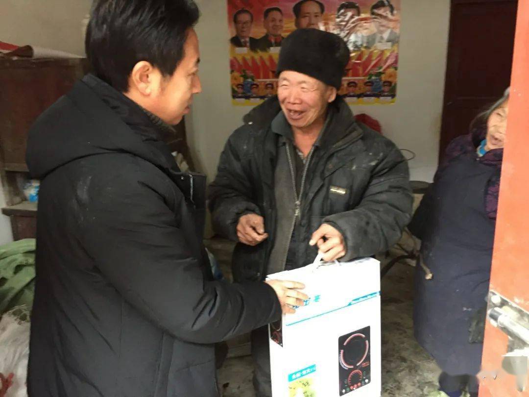 【我的扶贫故事 我的脱贫故事】王德周:小康路上把春报