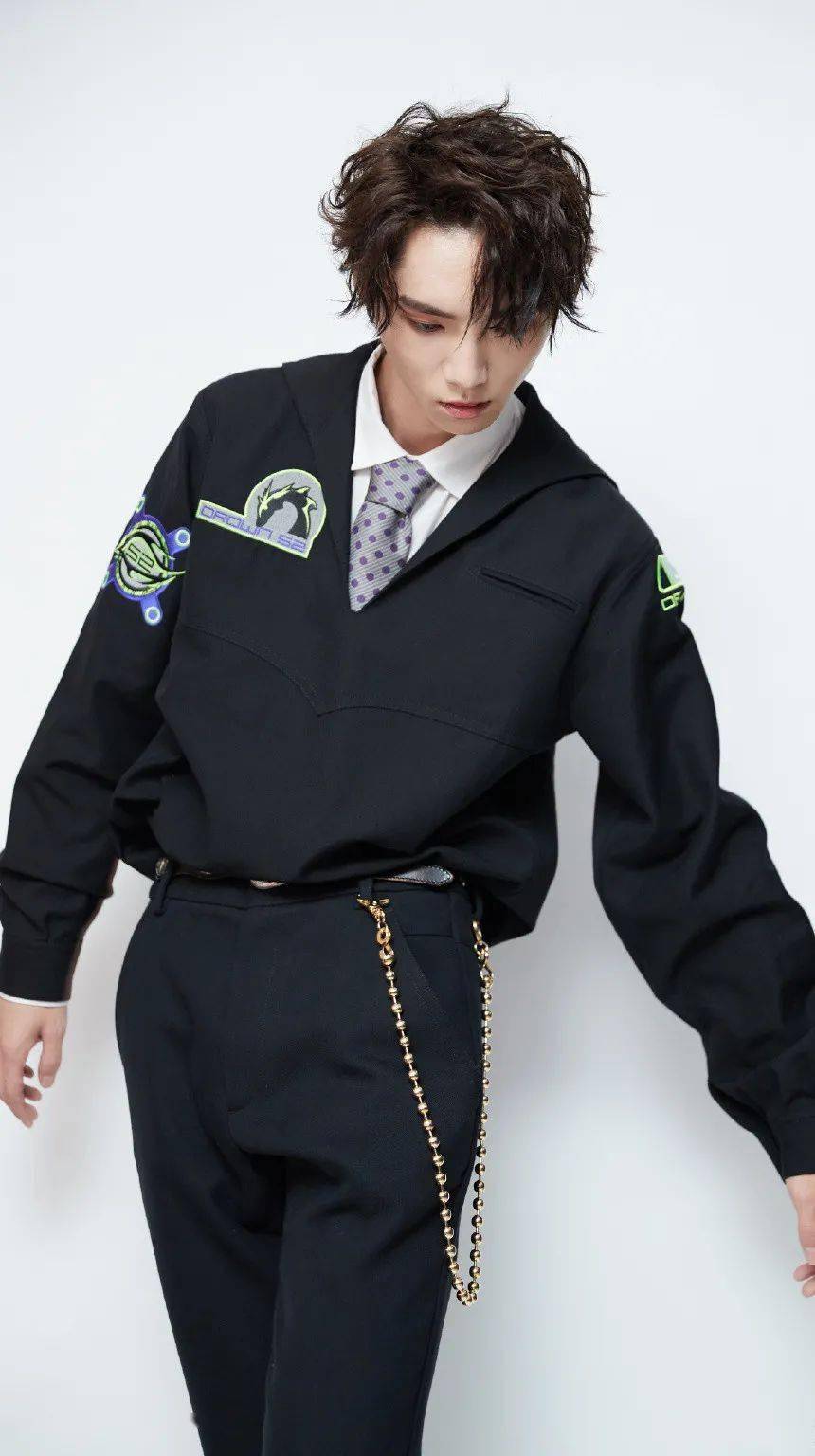 手机壁纸r1se赵磊