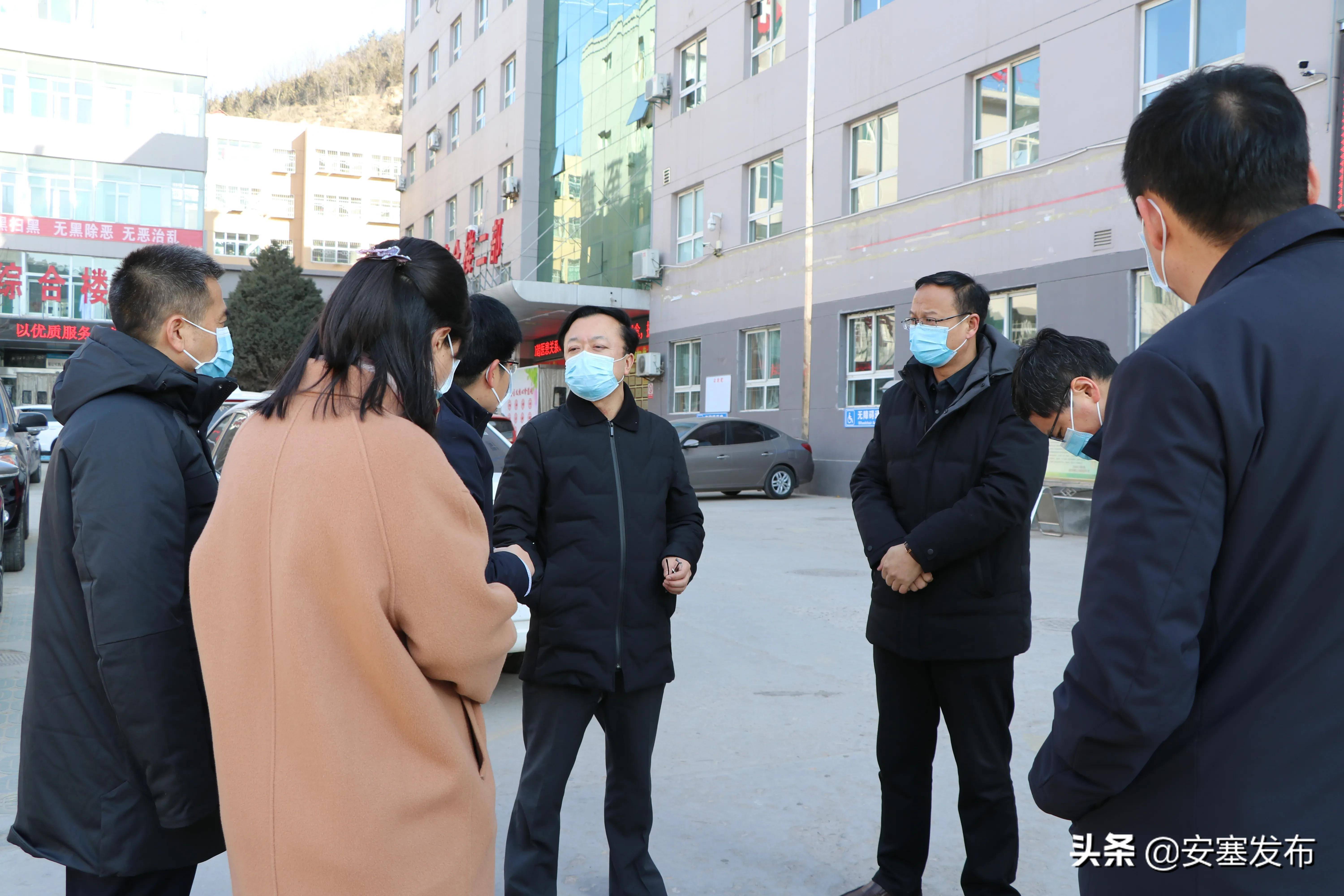 任高飞调研指导疫情防控工作