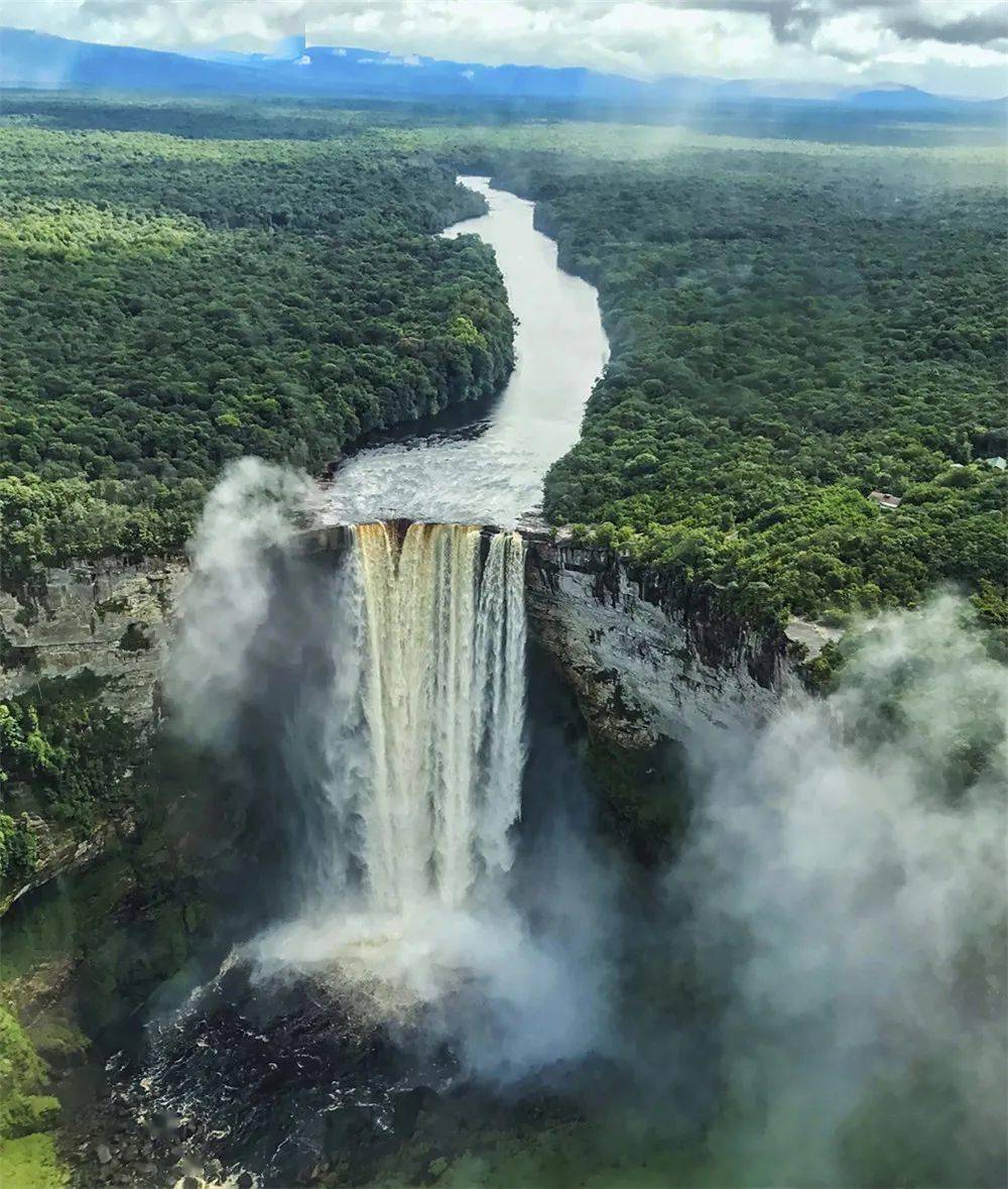 厄瓜多尔大瀑布图片