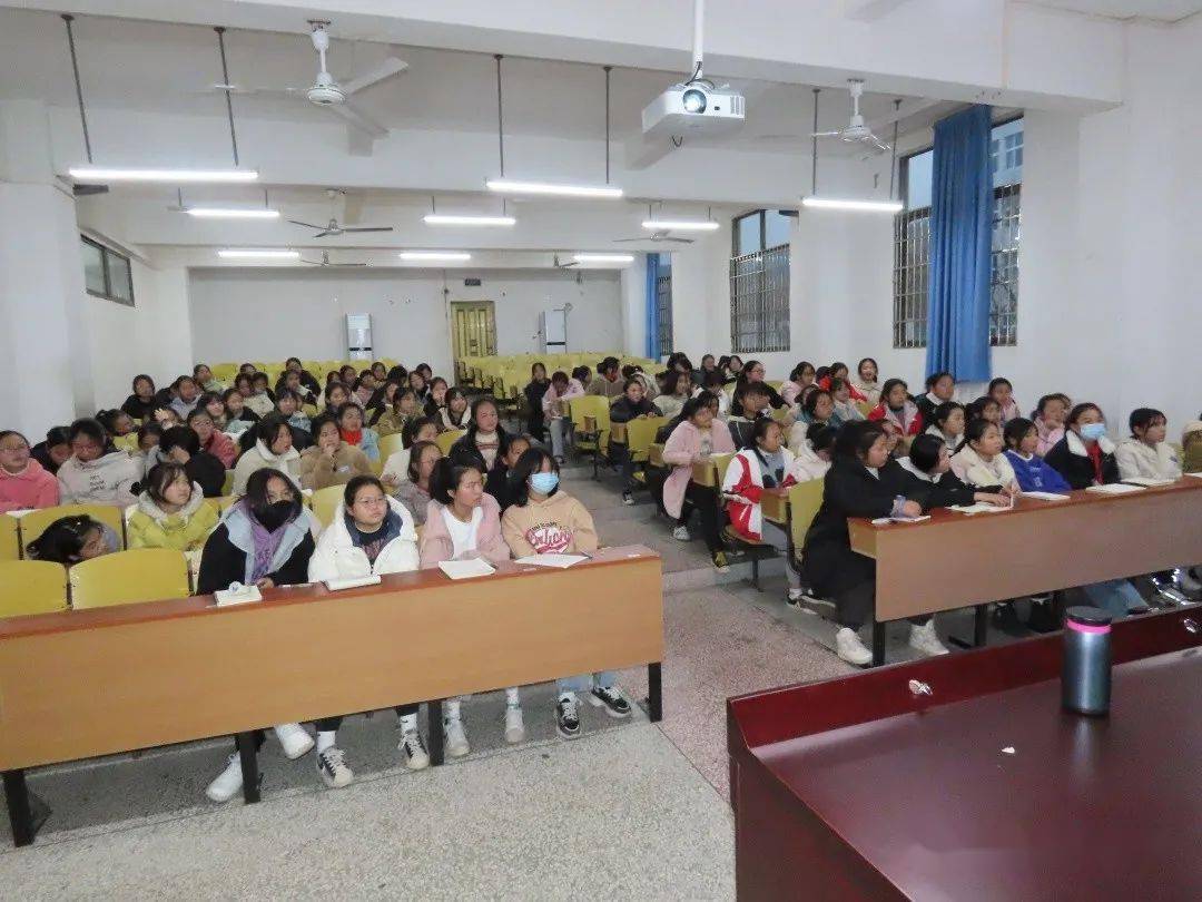 福鼎七中开展青春期学生健康普法教育讲座