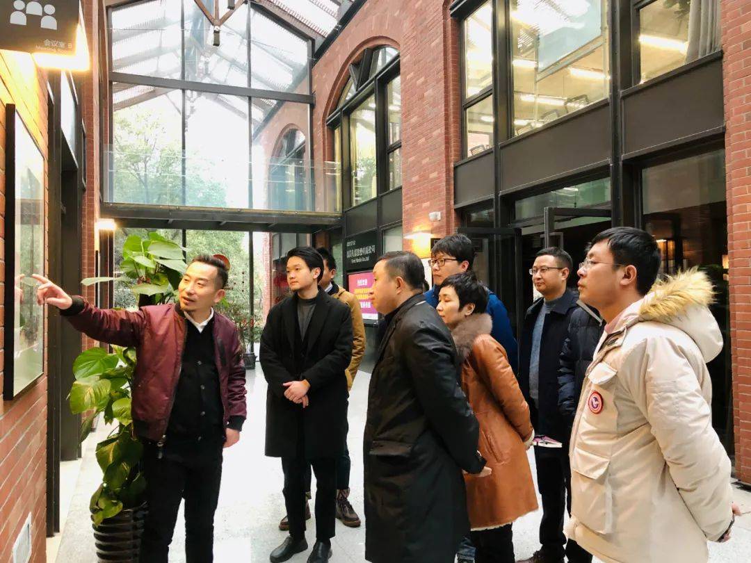 成都传媒集团董事长母涛一行莅临思美传媒考察交流