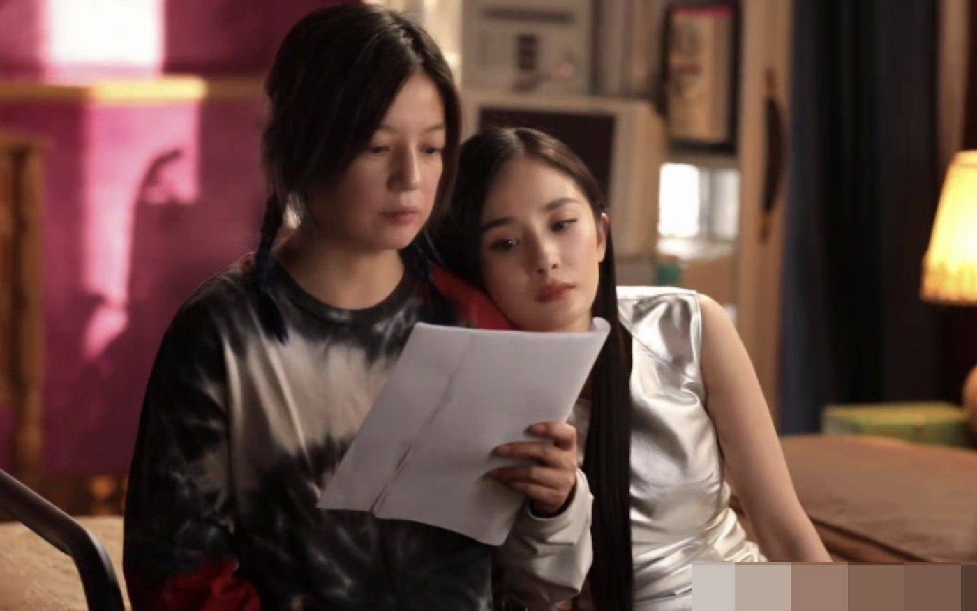 杨幂圆梦!这是什么神仙追星现场?跟喜欢的导演拍戏两人互相欣赏_赵薇