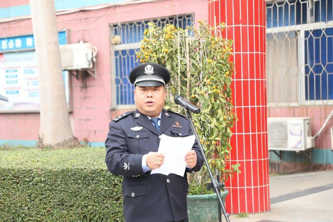 巡逻看护大队大队长蒋正先作表决心发言随着一声令下"全体巡防队员