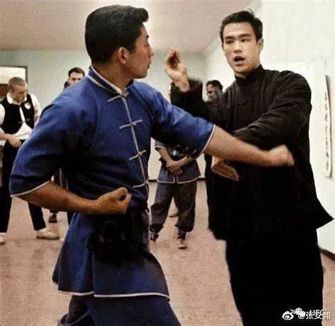 李小龙96岁"守墓人"去世 每周扫墓一次坚持数十年_木村