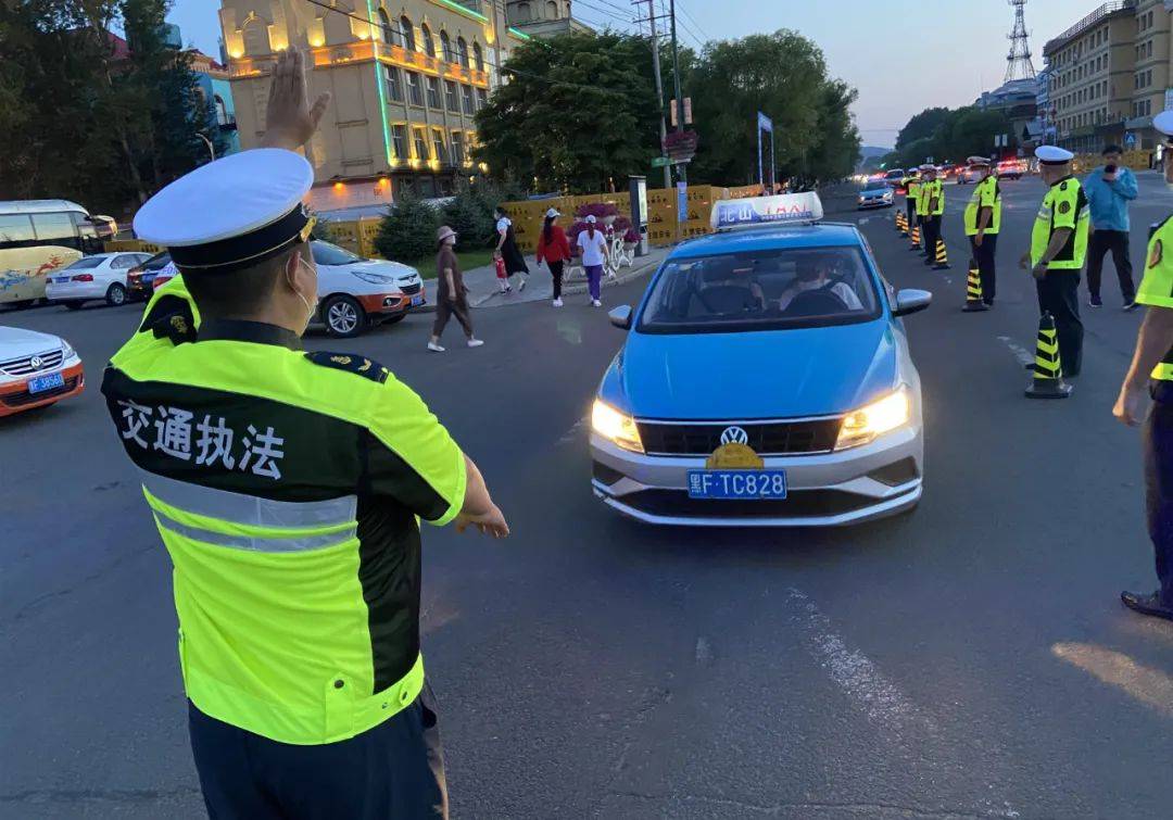 共建文明城,伊春交通在努力出租汽车是城市名片,是展示城市文明的流动