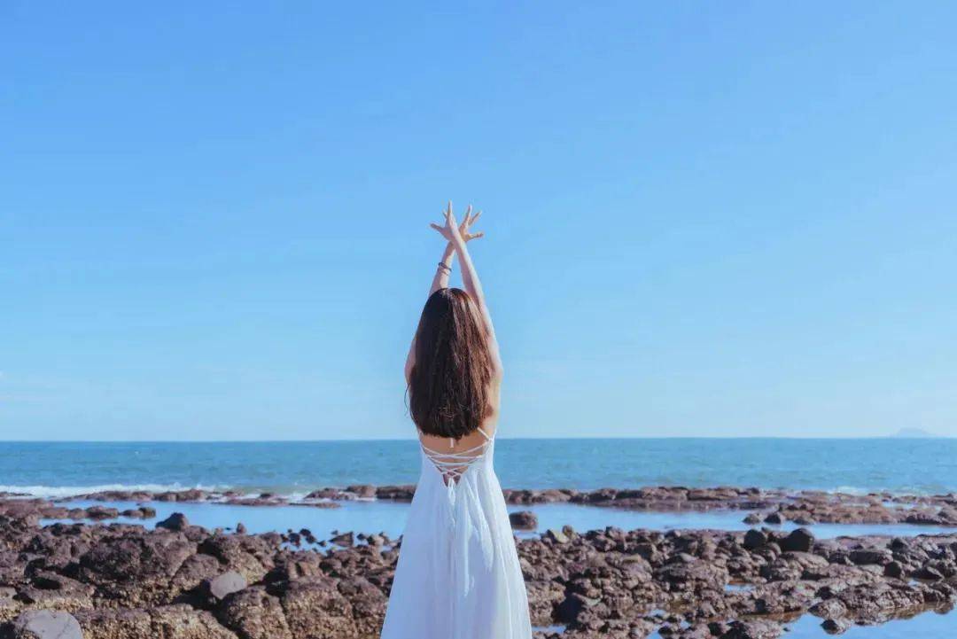 18岁获全国冠军28岁变性38岁带3个孩子嫁给外国人这个女人不简单