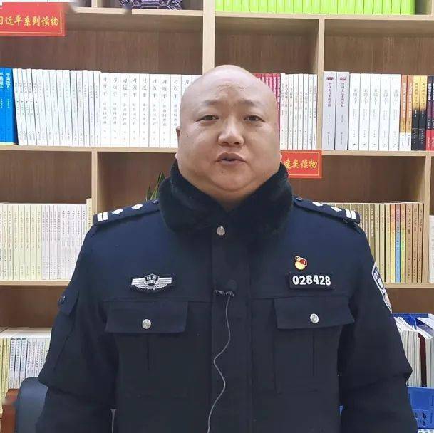 把人民的平安高高举过头顶来自警队的告白