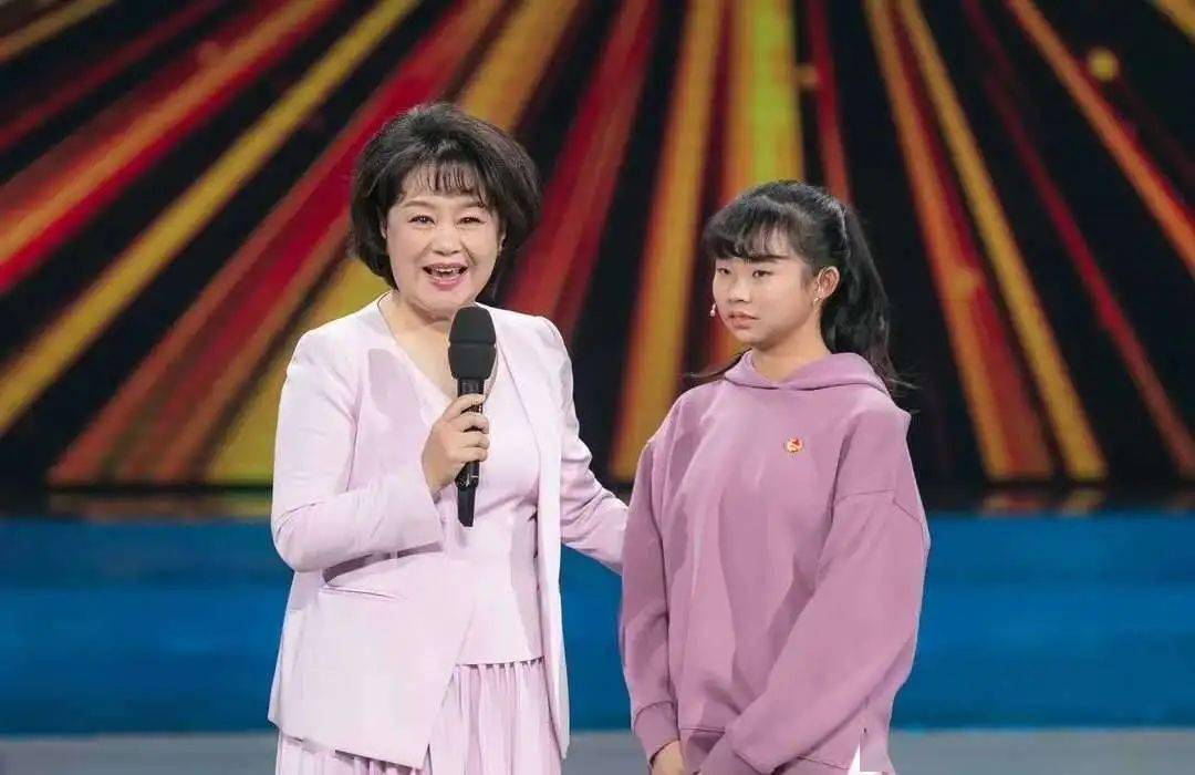 眉山孝心女孩王梦佳亮相央视,感动中国!