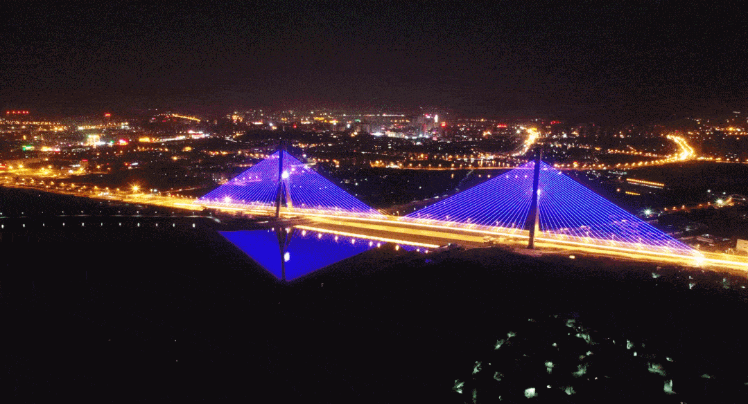 完成整体调试首次全景试灯1月10日晚巢湖大桥将于明日建成通车夜景,离