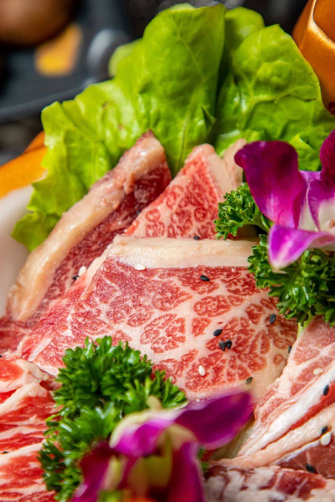 福州shou家可以穿汉服的音乐烧肉专门店,空降达明美食街!_烤肉