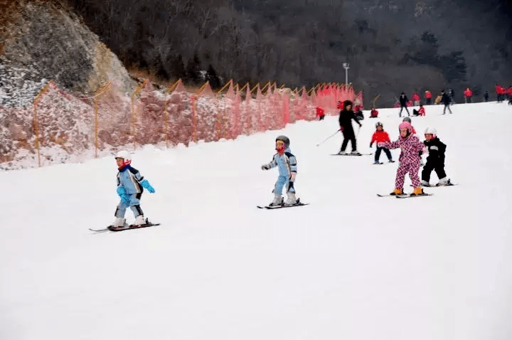 豫西户外周末1天线洛阳万安山冰挂奥斯陆滑雪倒盏村特色1日游