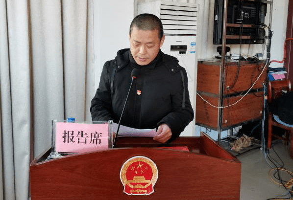 2021年重大民生实事项目情况说明》综合便民服务中心罗何英主任作《白