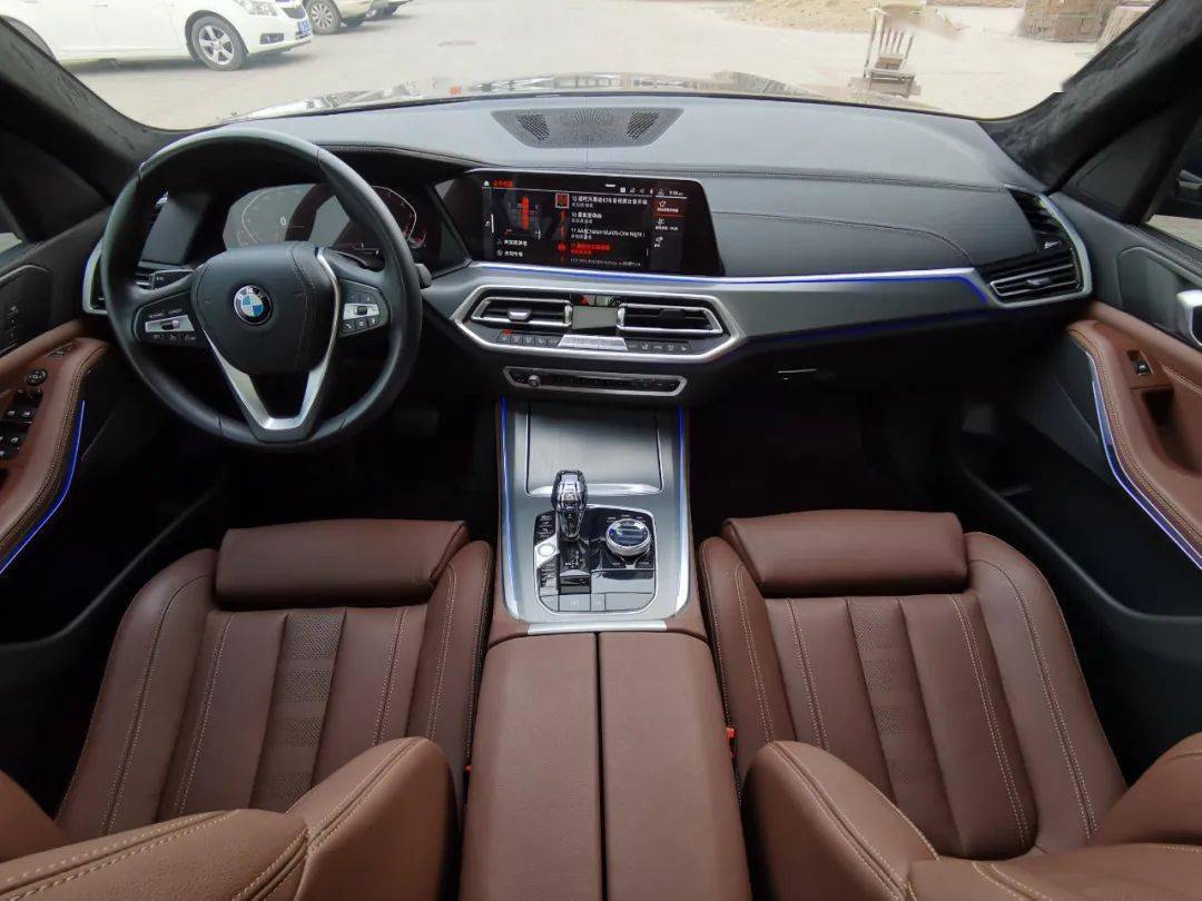 【精品上架】2019款 宝马x5 xdrive40i 标准 18轮(中东)