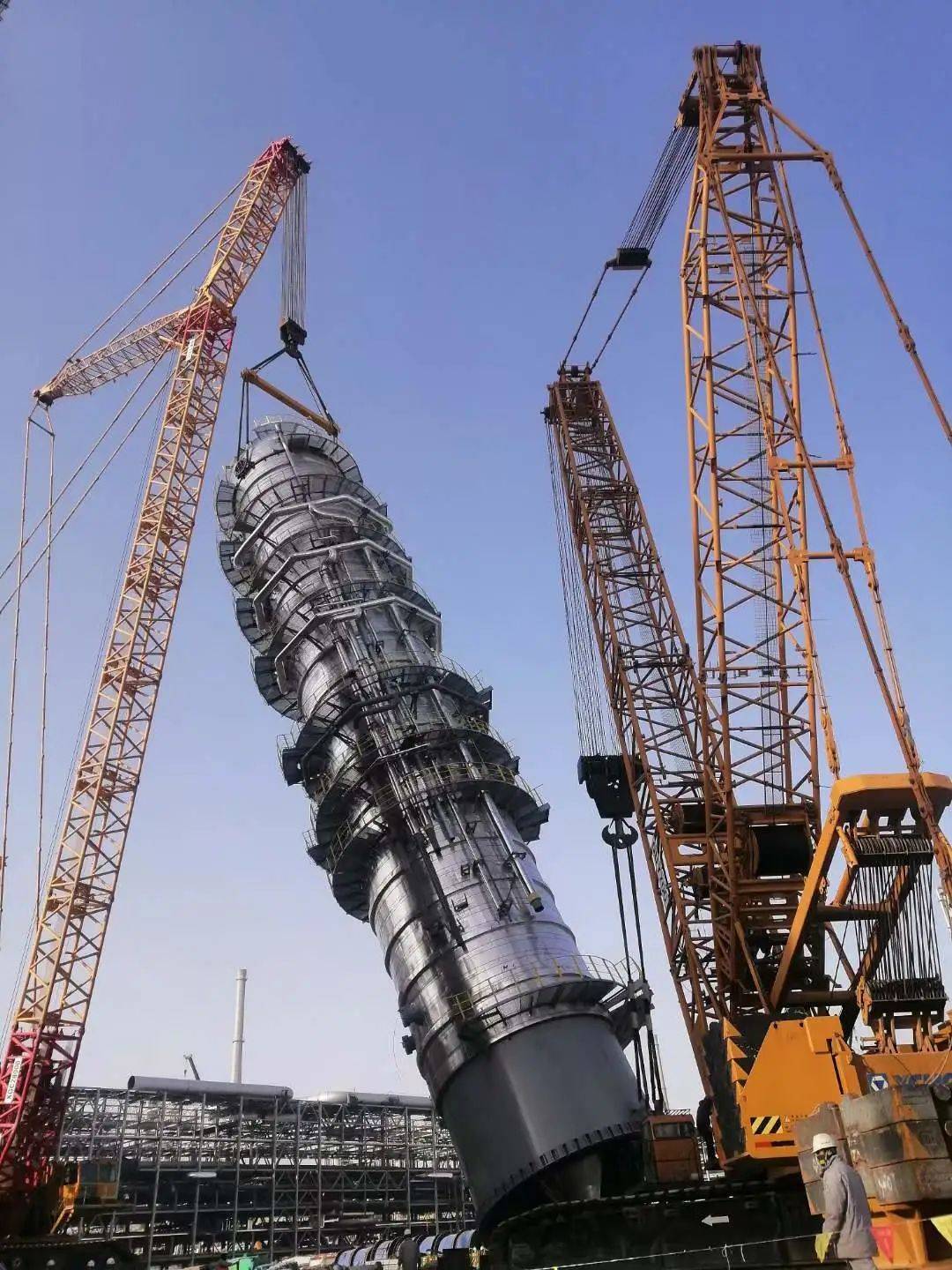 浙石化二期渣油加氢装置又有新进展_减压塔