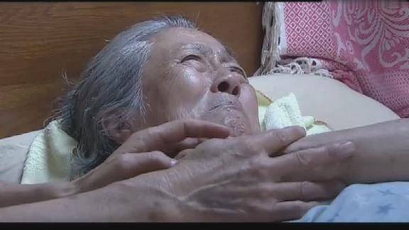 我的丑娘大娘路过瘫痪婆婆家一举动真让人暖心