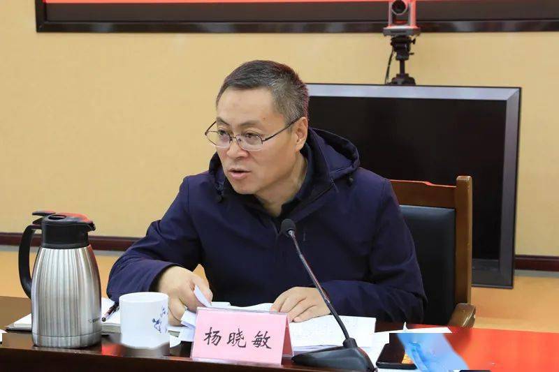 采油厂党委书记张衍军主持学习,并领学了孔凡群同志在胜利石油管理局