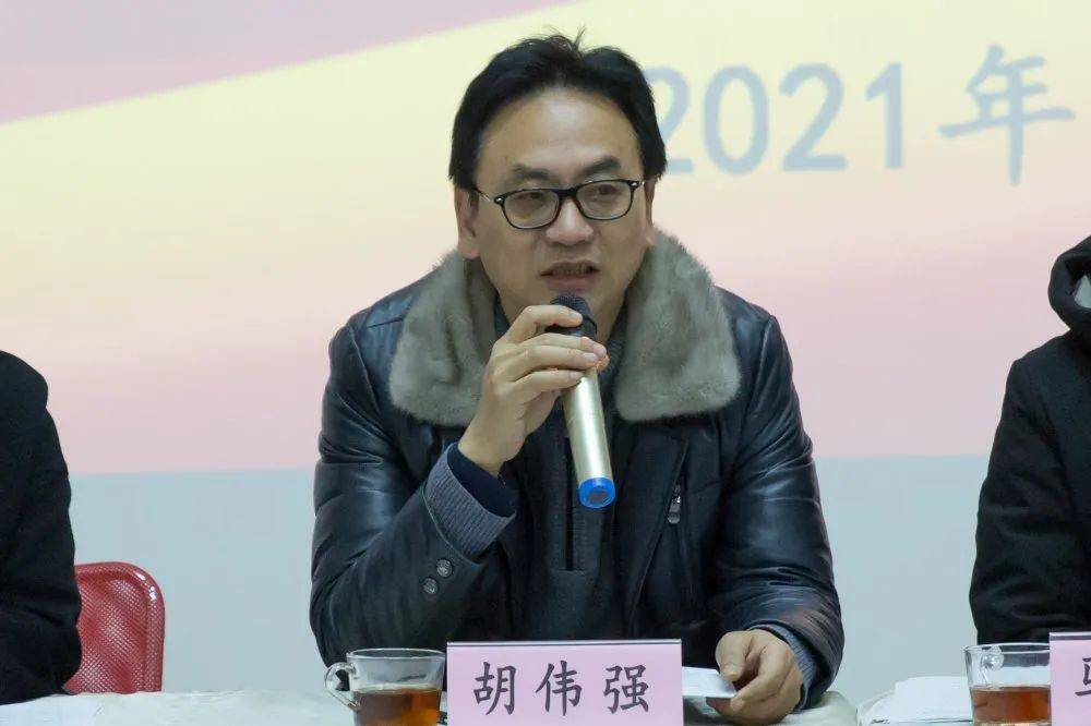 胡伟强指出街道商会是区工商联的基层组织和工作依托,是区工商联工作
