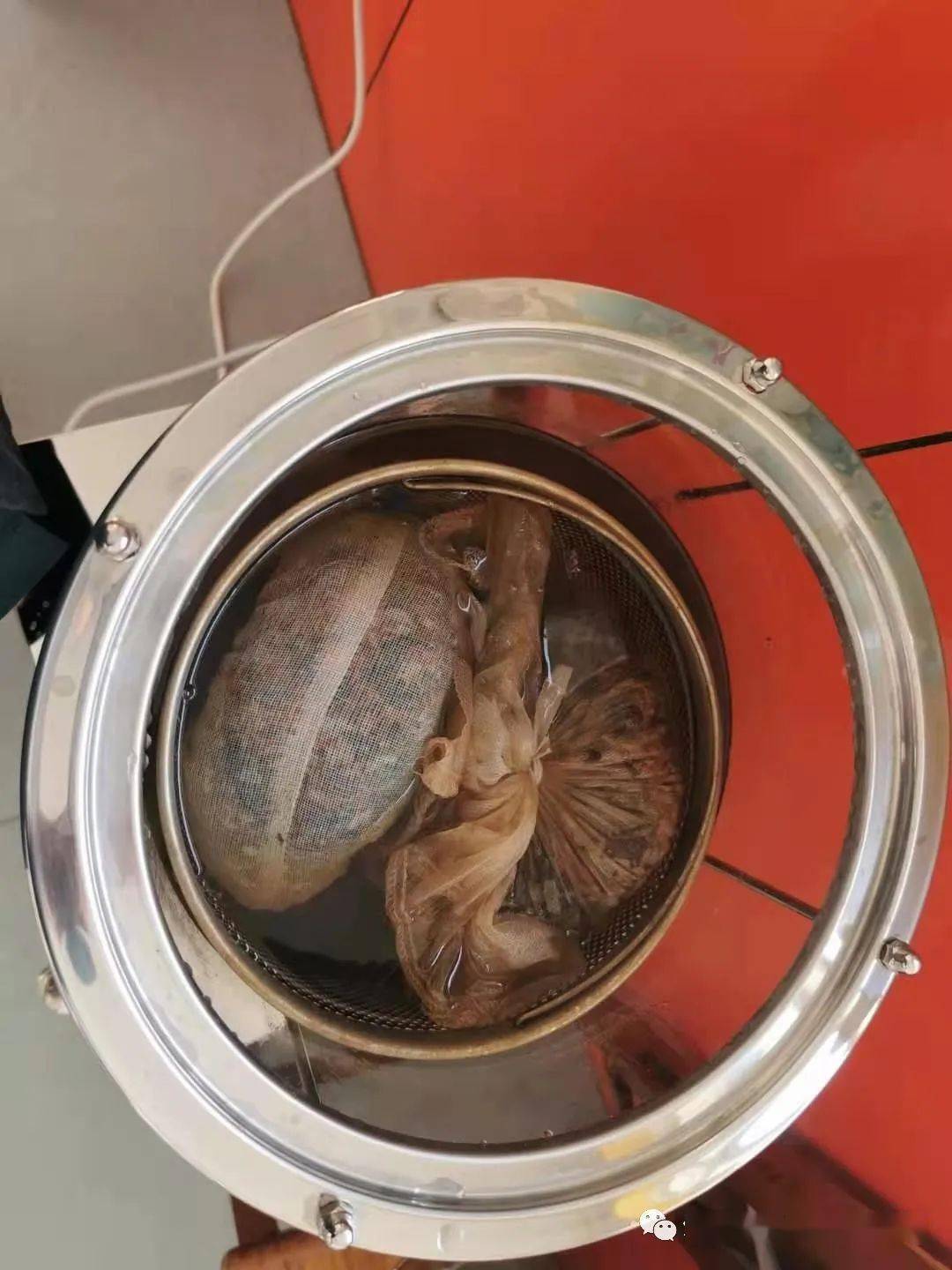 中药熏蒸15-20分钟,每日2次穴位点按,增强药浴的效果中药足浴疗法具有