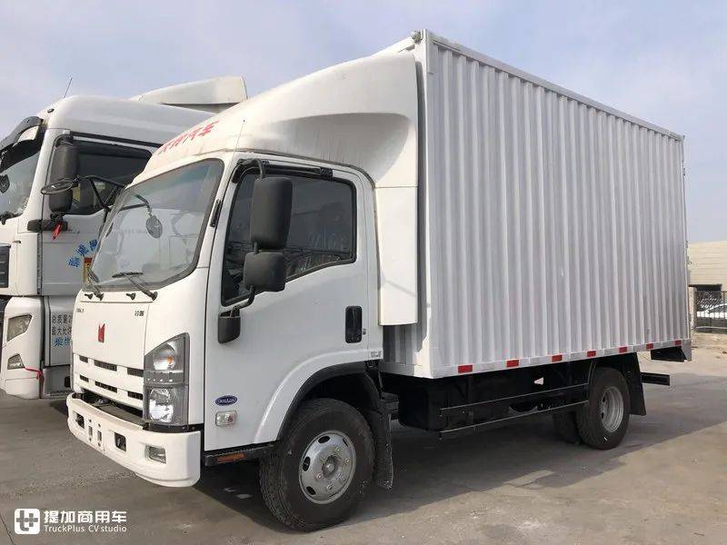 大马力国产发动机,大货箱底盘也更轻了,庆铃新款铃咖轻卡实拍