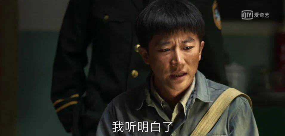 明白了,就是这个小偷要做科研",哈哈哈哈,说他们俩是相声演员我也信了