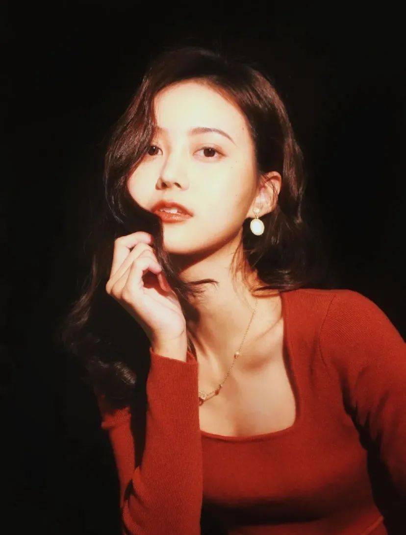 烫上这个发型, 说了这么多, 是时候出个港风大波浪的教程啦!