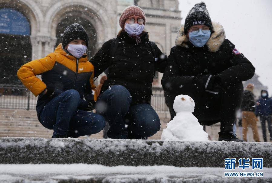 巴黎下雪了