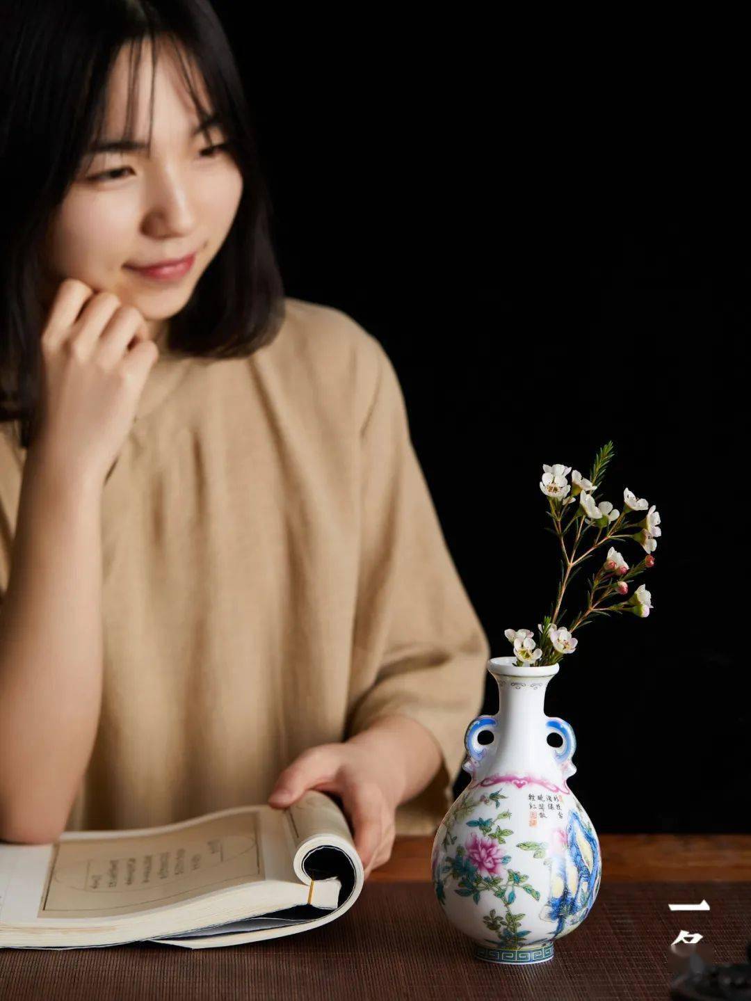 博物馆馆藏珐琅彩花瓶，故宫大师复刻，乾隆钟爱名瓷，美！_搜狐网