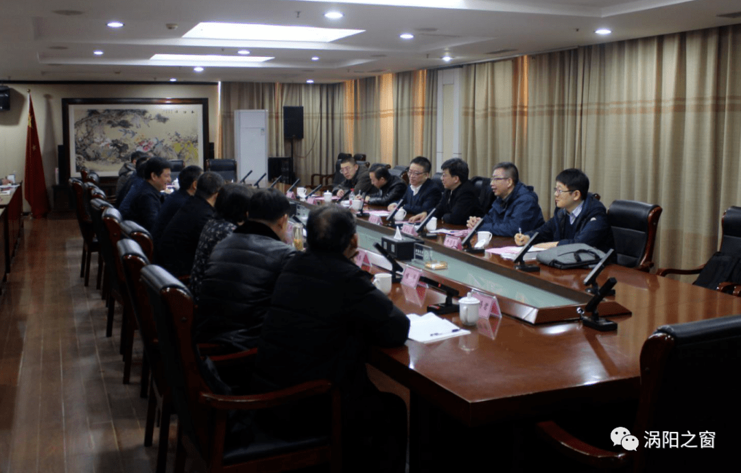 县人民医院院长吴绍山,县人民医院党委书记曹锡君进行了表态发言.