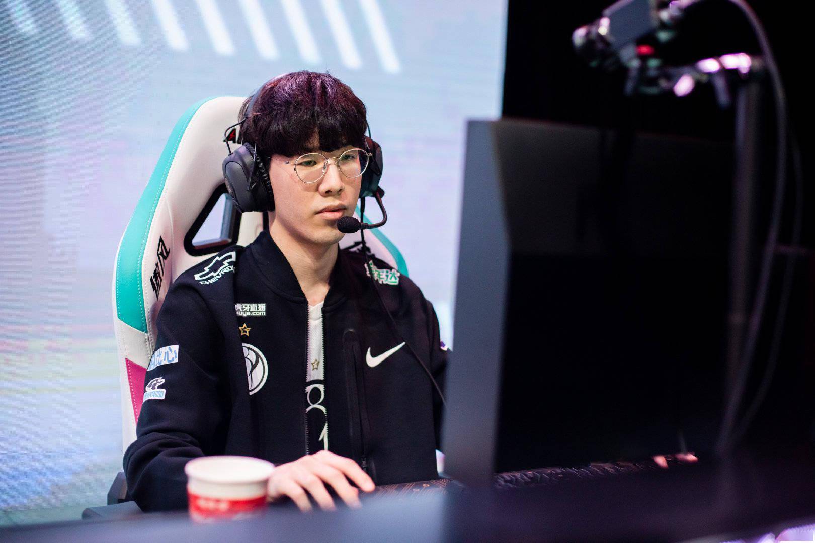 ig到底出了什么问题前教练克里斯早有预警但很多人没当回事